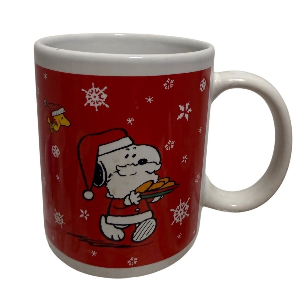 Galerie Peanuts Snoopy Christmas Mug Seasons Greetings Red Santa Ice Skating
